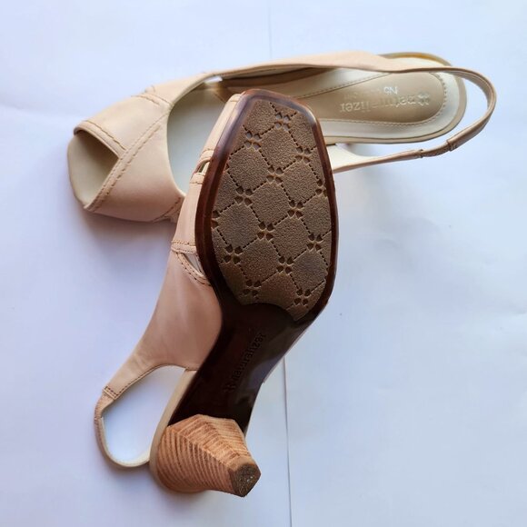 Naturalizer Size 6M Cream Leather Slingbacks - Picture 3 of 3